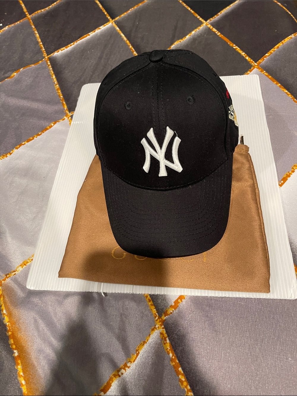 New York Yankees Black Baseball Cap with White Logo